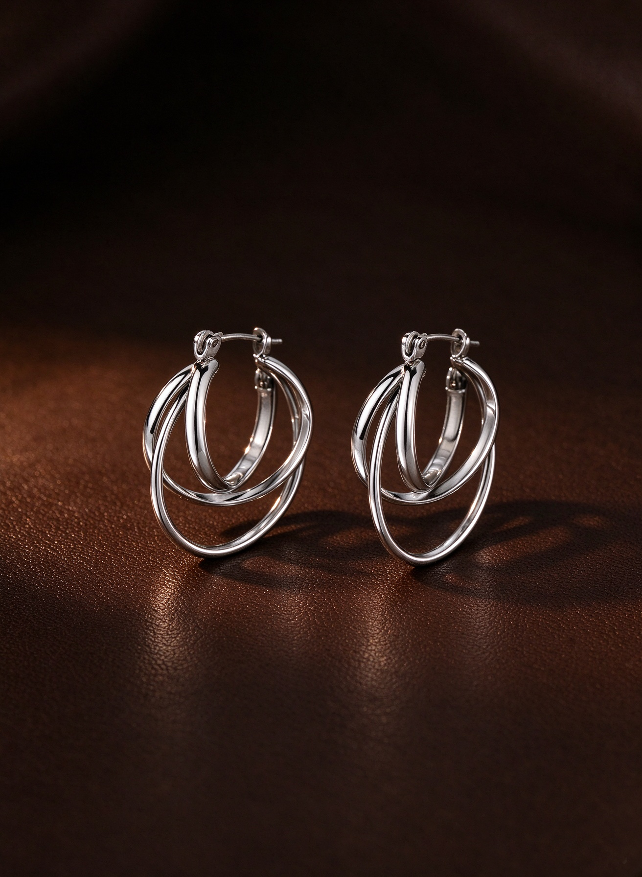 Silver Interlocking Hoop Earrings - 图片 2