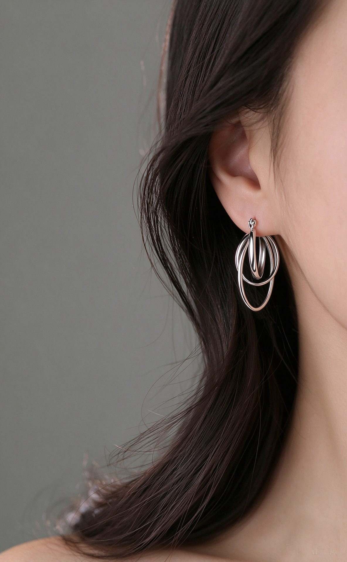 Silver Interlocking Hoop Earrings - 图片 3