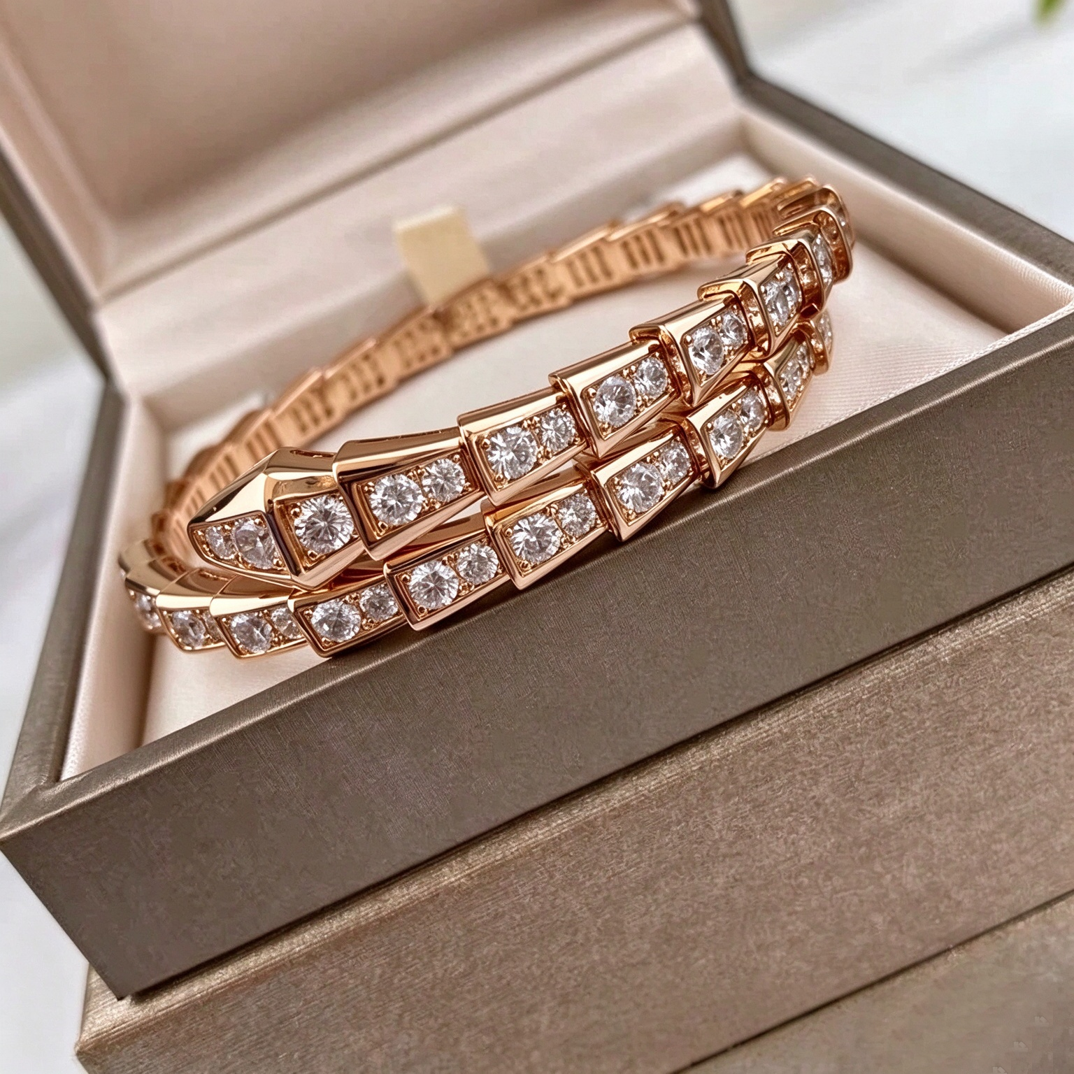 Rose Gold Dual-Row Serpent Pavé Bracelet - 图片 3
